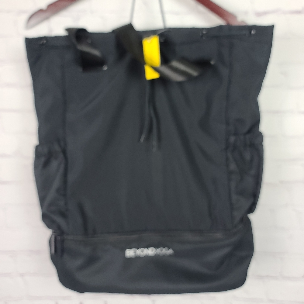 Beyond Yoga Convertible Gym Bag.    Black